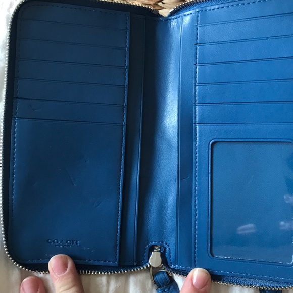 NWT Coach Phone Wallet - Picture 6 of 8
